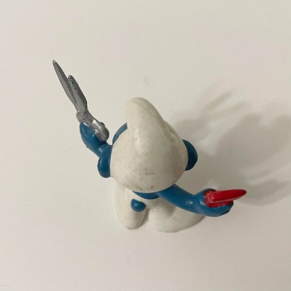 Vintage Smurfs Figure Barber Hair Stylist PEYO Comb Scissors PVC Toy - Picture 9 of 11